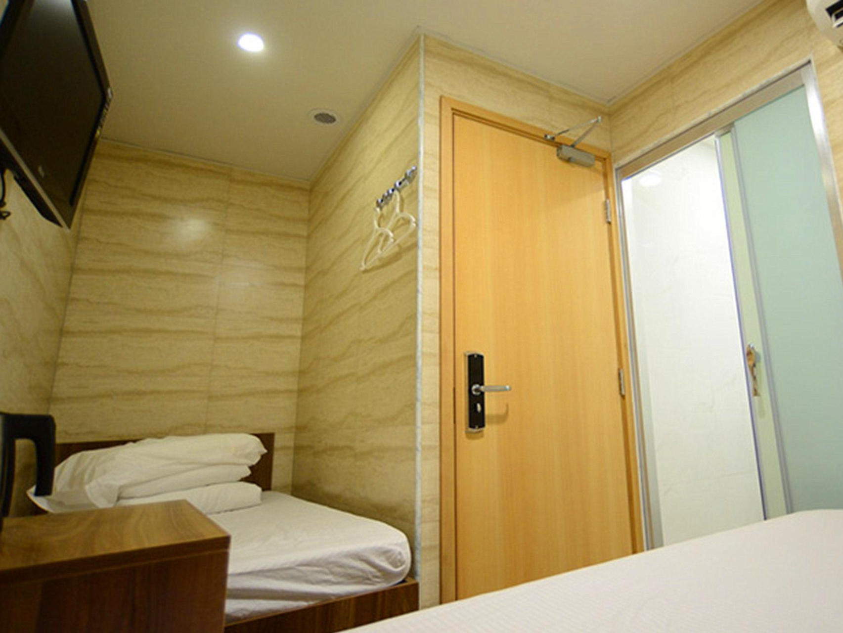 Bedroom 3, Kong Hing Guest House, Yau Tsim Mong