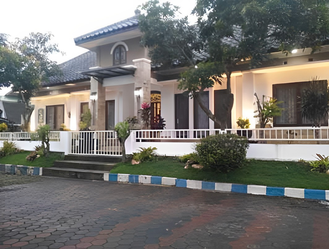 Exterior & Views 2, Villa Batu Permai A8, Malang