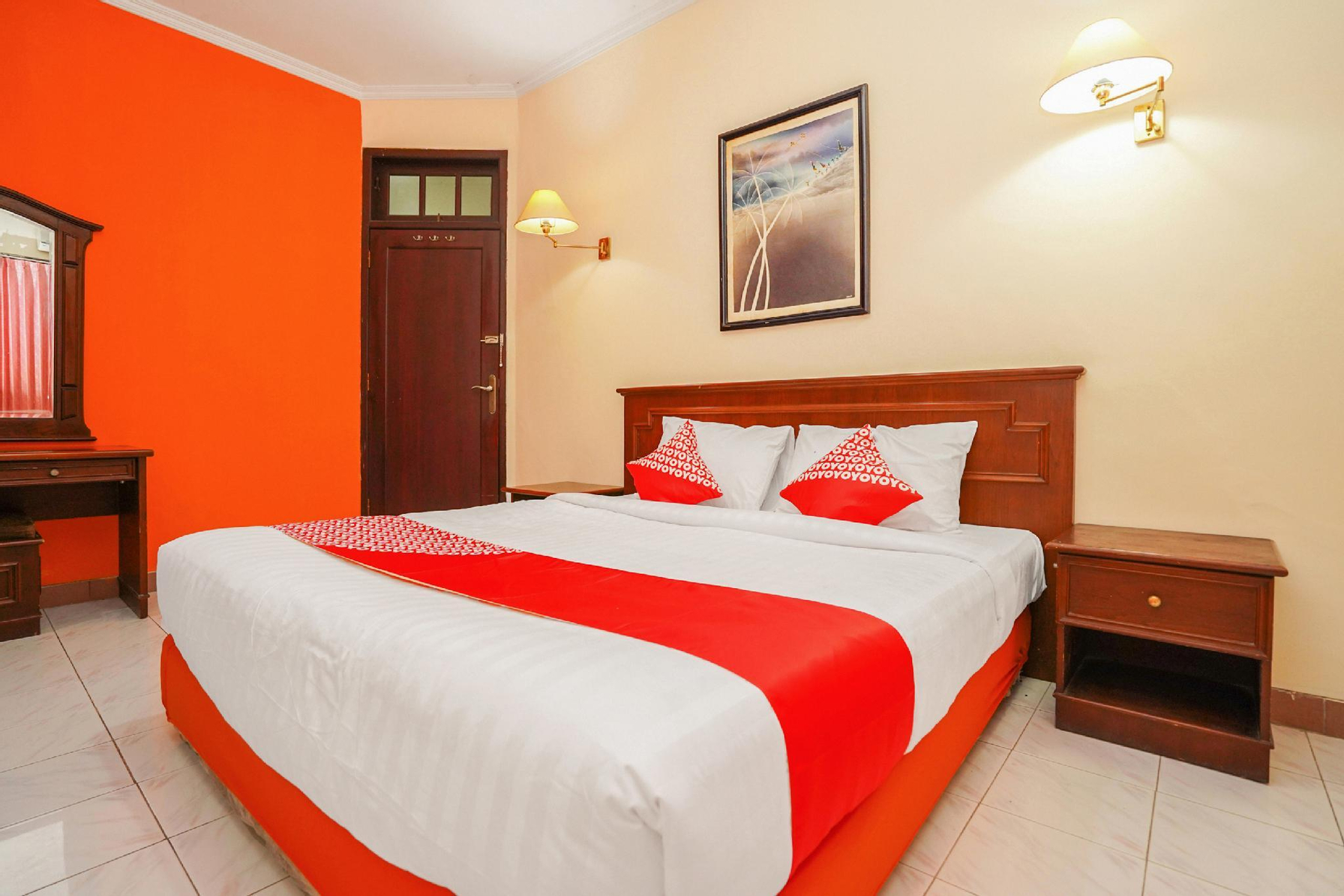 Bedroom 4, OYO 1225 Hotel Dibino, Surabaya
