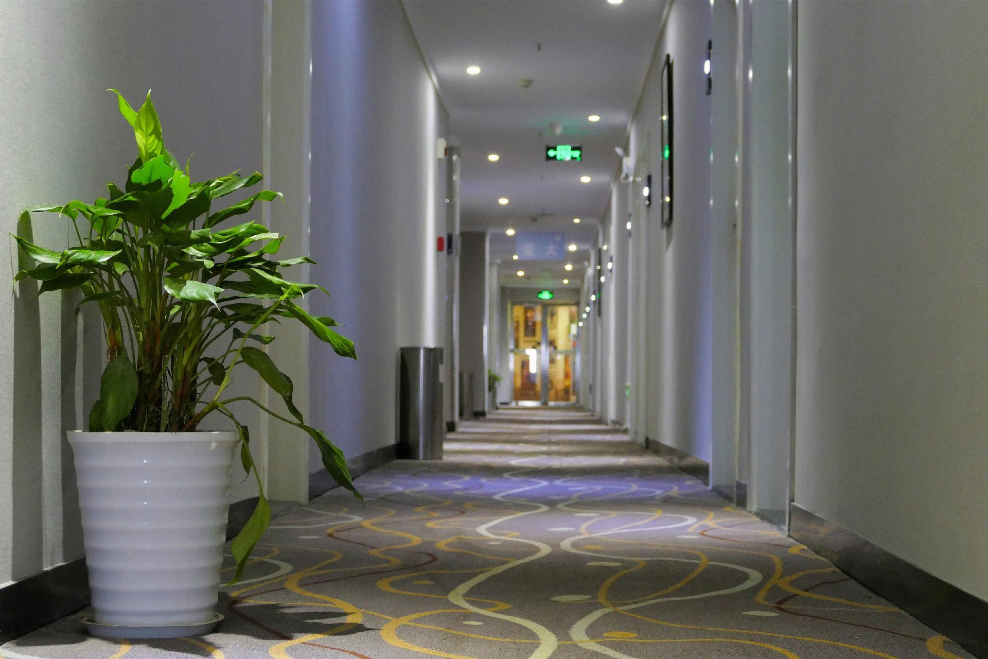 Others 4, 7 Days Premiuma Xianning Wenquan Pedestrian Street, Xianning