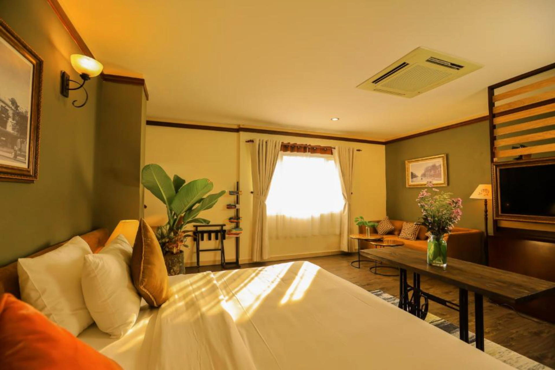 Suite Junior Queen atau Ranjang Lain - Pemandangan Kota