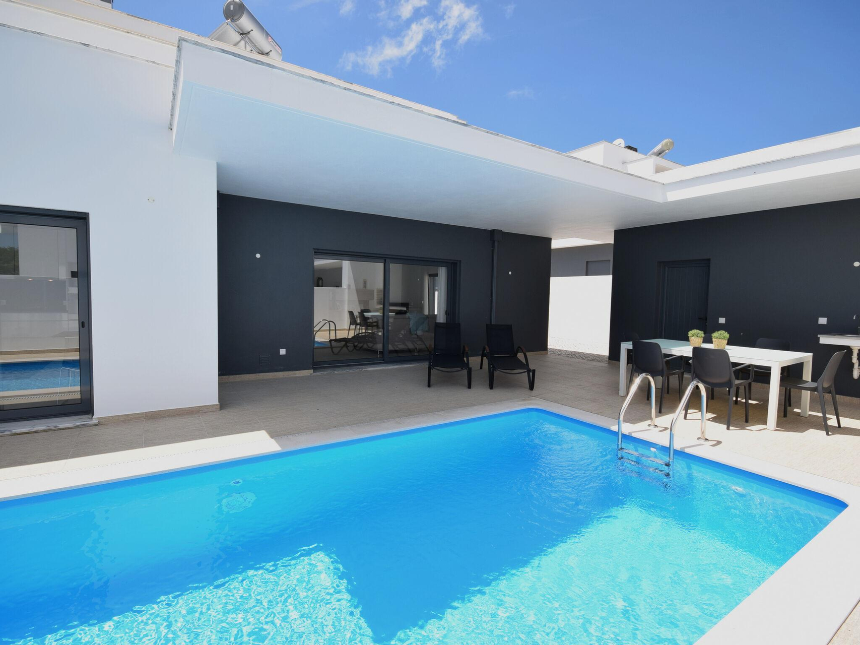 Sport & Beauty 4, Modern villa with private pool, near the beautiful beach of Foz de Arelho, Caldas da Rainha