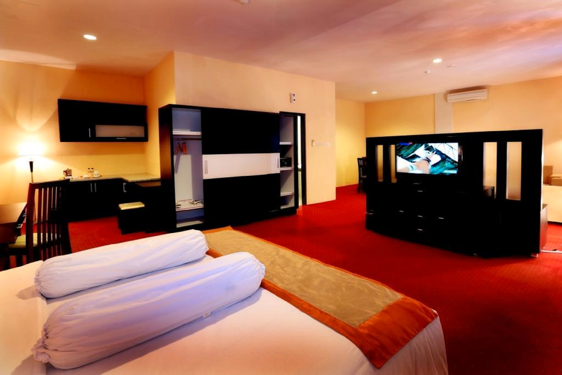 Bedroom 3, Grand Royal Taliwang Hotel, Sumbawa Barat
