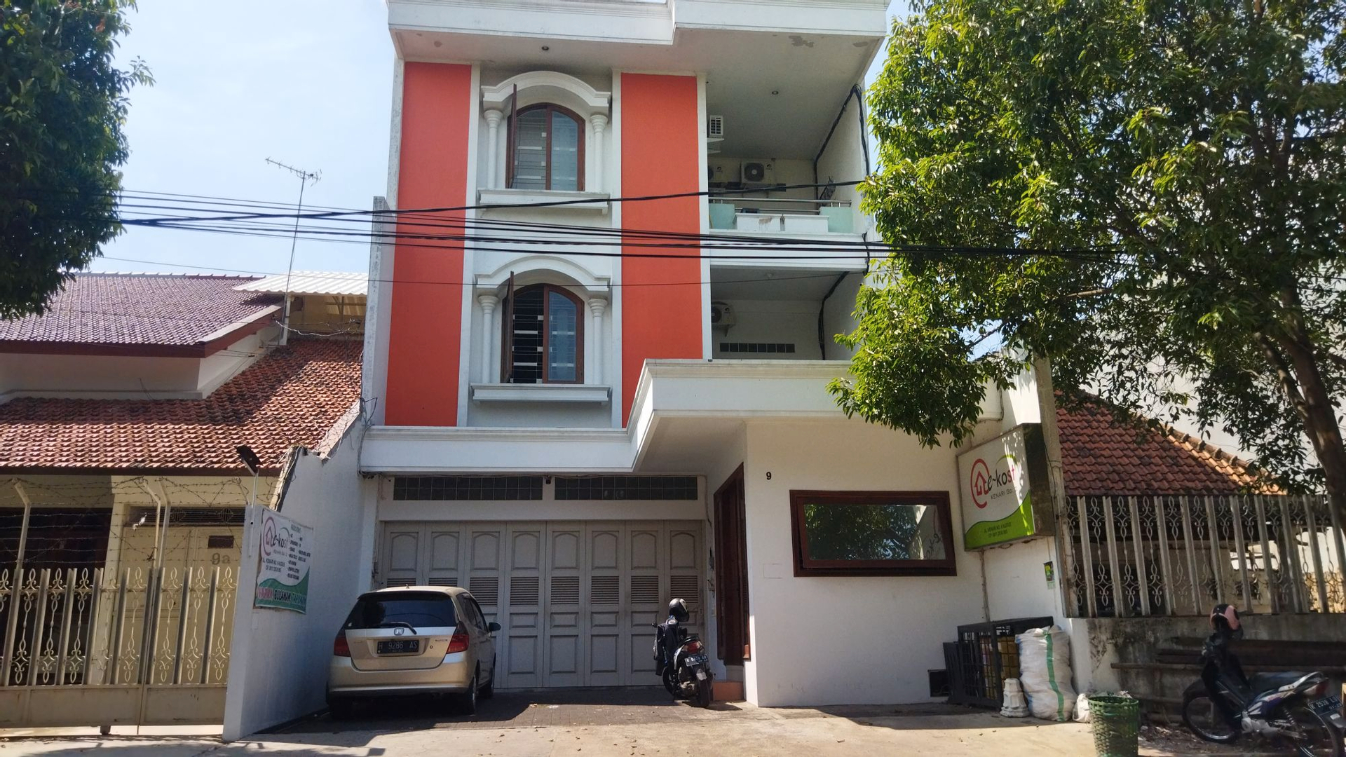 Exterior & Views
