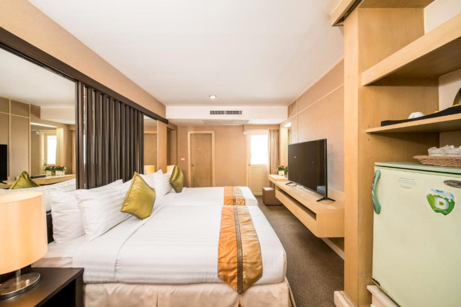 Bedroom 4, Niran Grand Hotel, Bang Na