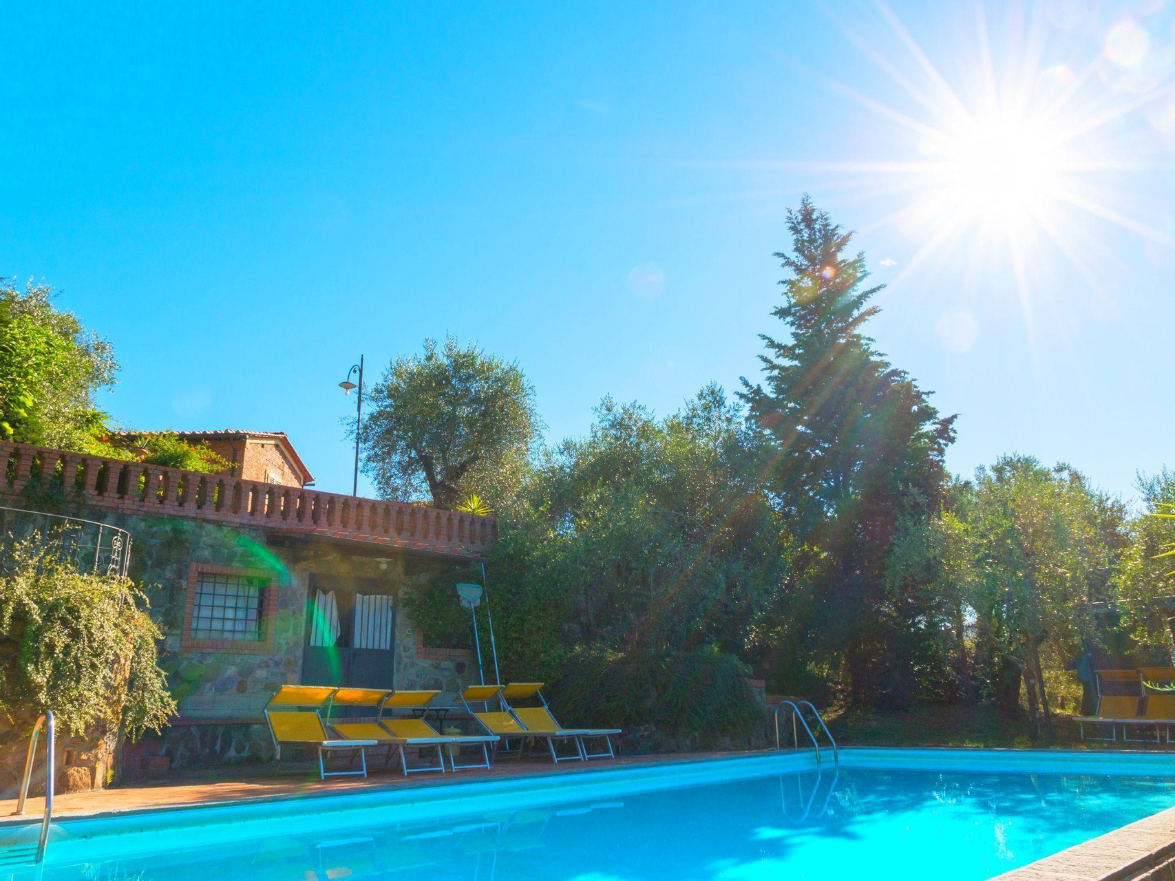 Sport & Beauty 4, Amazing Farmhouse in Montecatini Terme with Jacuzzi, Pistoia