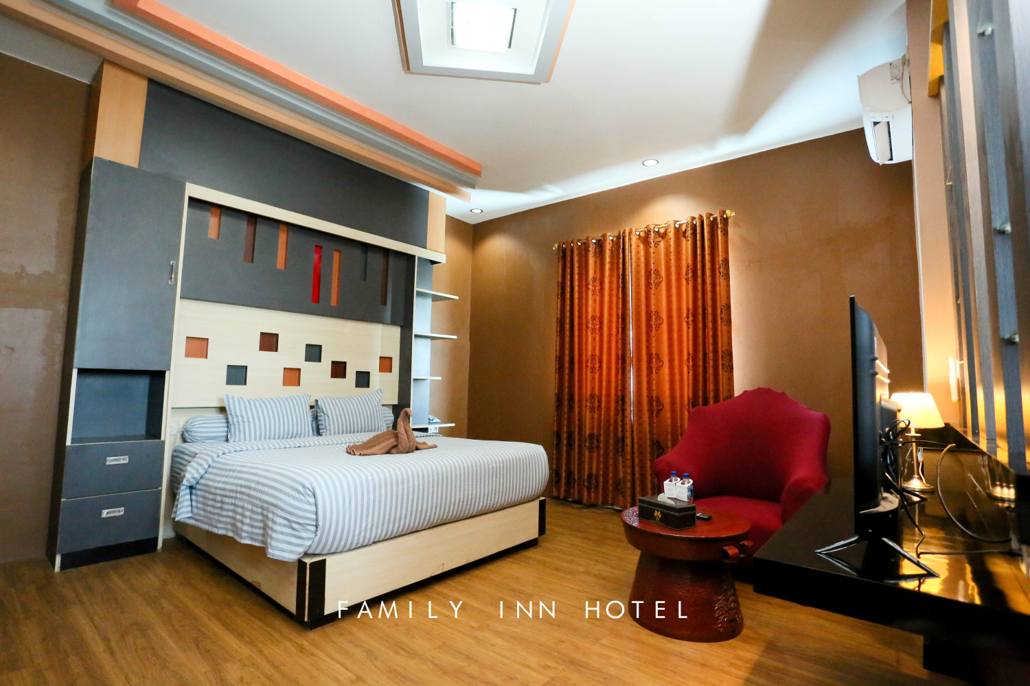 Bedroom 2, FAMILY INN HOTEL, Merangin