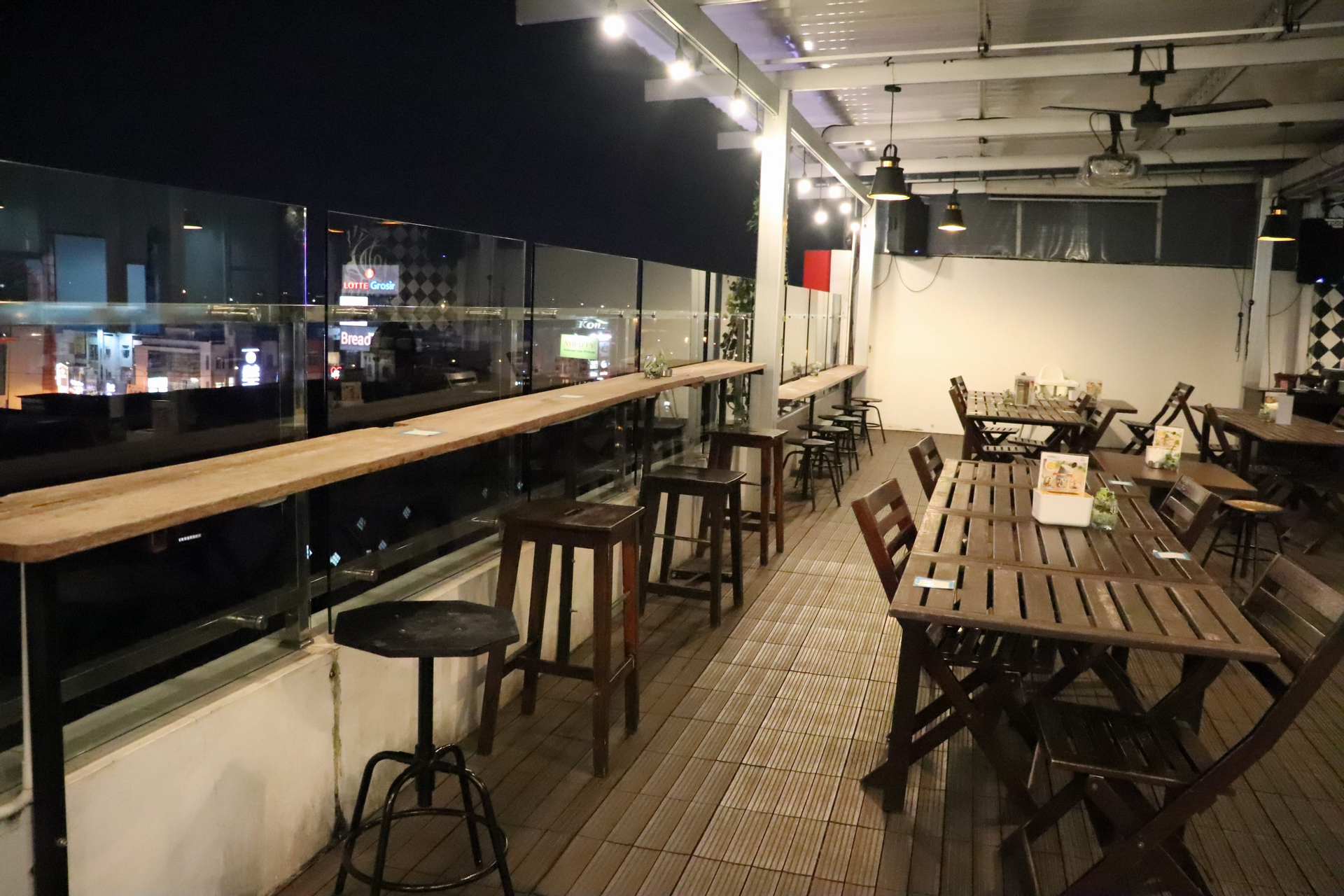 Food & Drinks