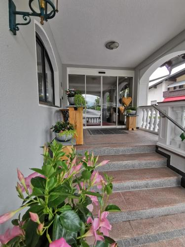 Entrance 5, Hotel Landhaus Zillertal, Schwaz