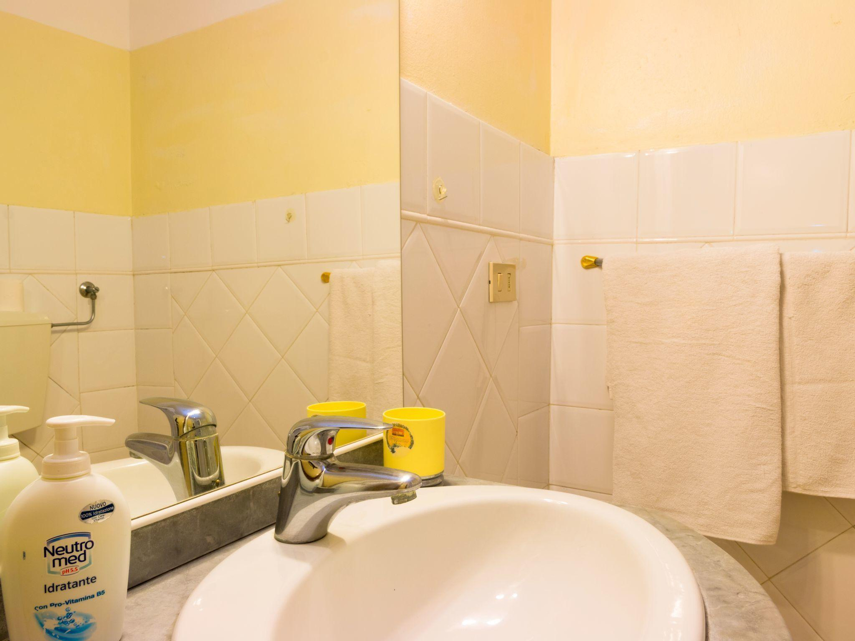 Bedroom 2, Cozy apartment in Tuscan farmhouse with pool and spa, Pistoia