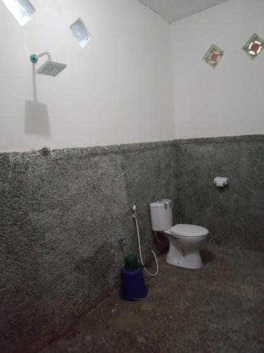 Bathroom, Riung Guesthouse, Ngada