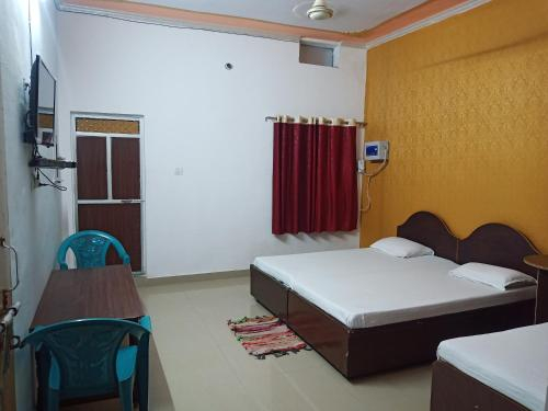 2, vindhyvasini guest house, Kushinagar