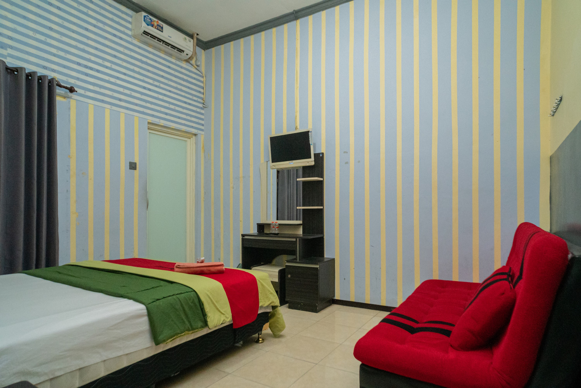 Bedroom 2, RedDoorz near Alun Alun Batu, Malang