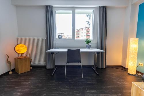 Shared lounge/TV area 2, Nyon Hostel, Nyon