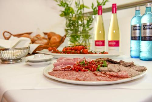 Food and beverages 1, Wein Hotel Koegler, Rheingau-Taunus-Kreis