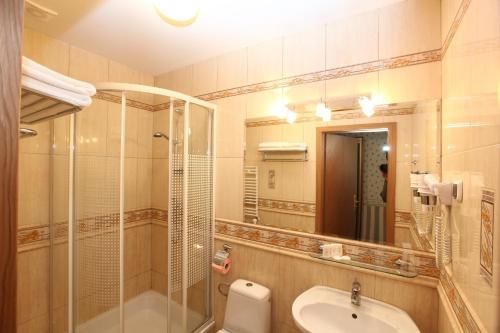 Bathroom 1, Hotel Janusz, Siedlce City