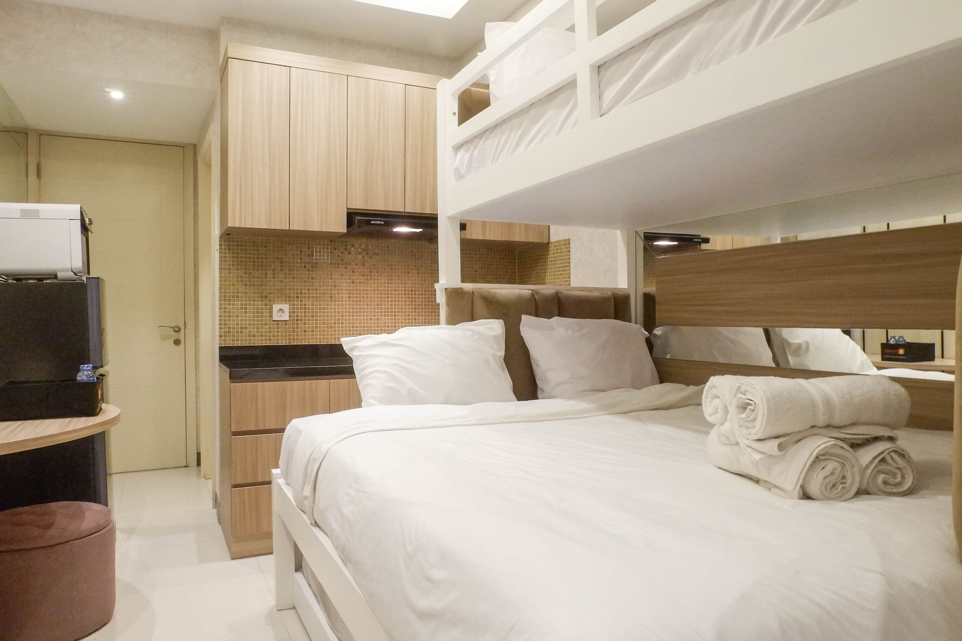 Best Studio Benson Apartment Connected to Pakuwon Mall next to Anderson, Surabaya