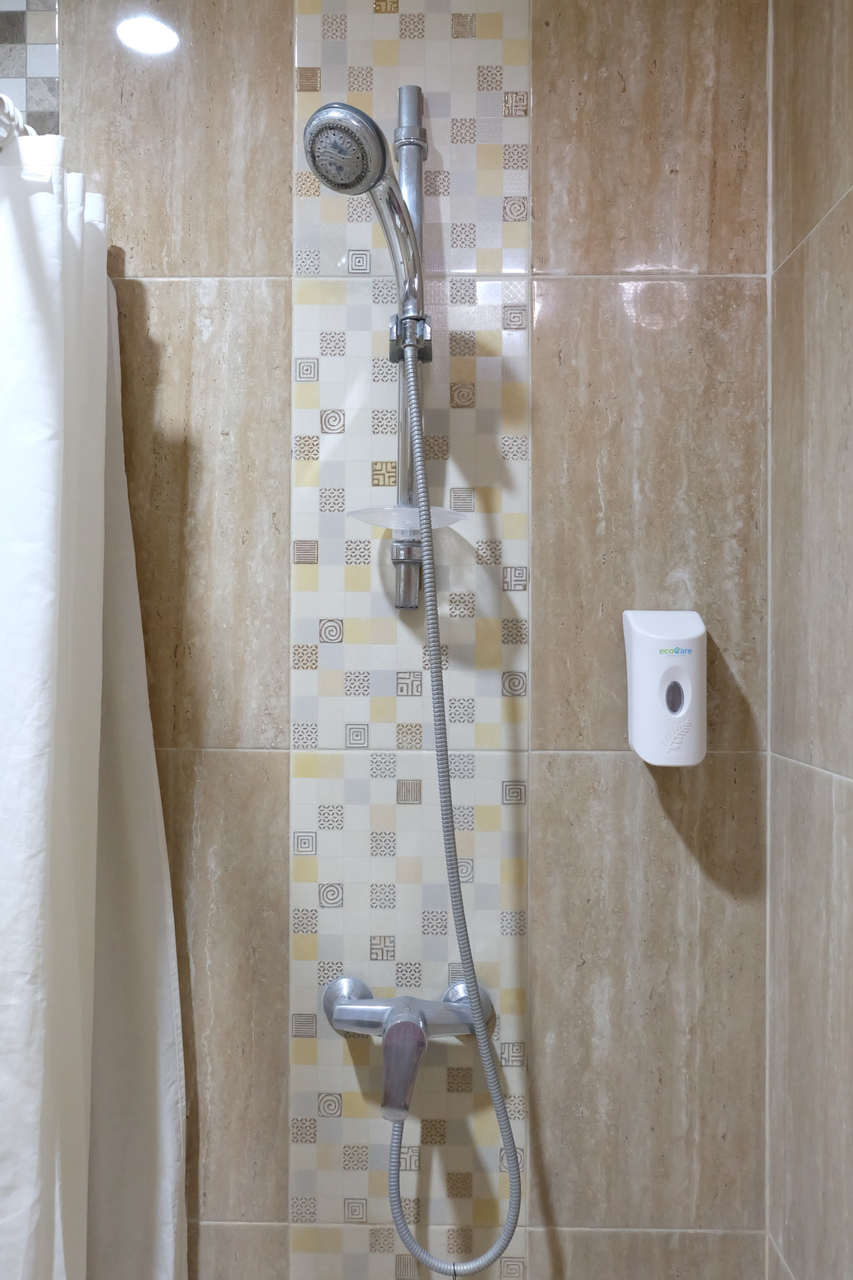 Bathroom 10