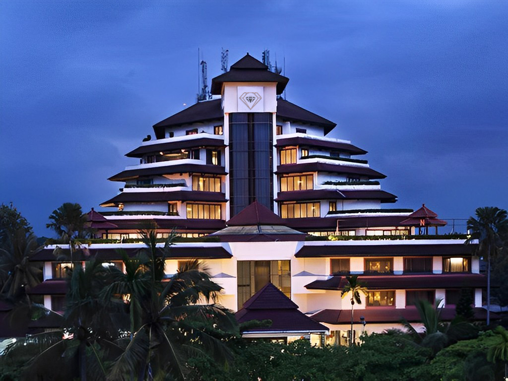 Exterior & Views 1, Grand Diamond Hotel Yogyakarta, Yogyakarta