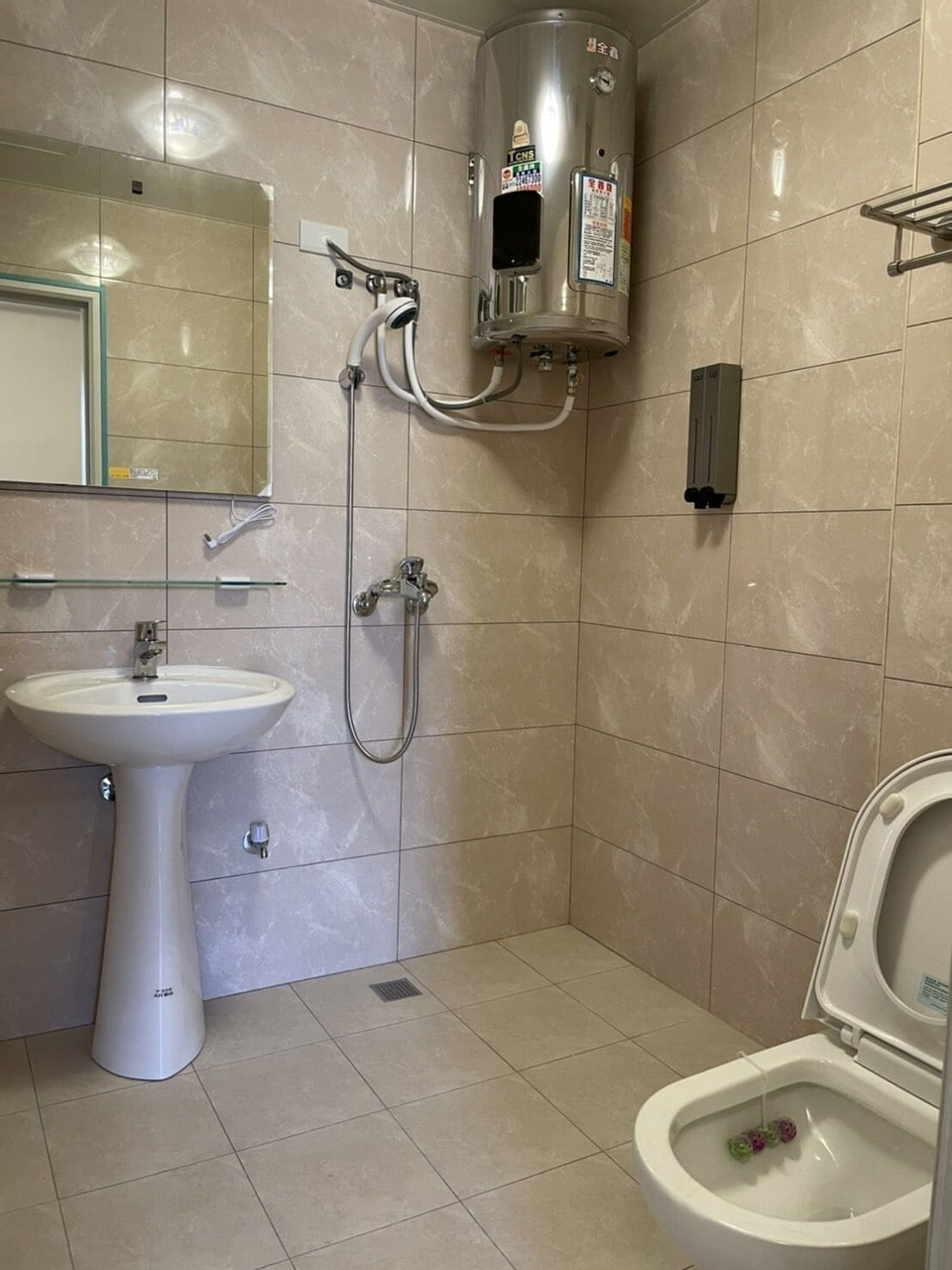 Bedroom 3, New Time Hostel, Kinmen