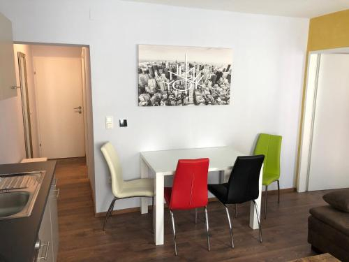 Others 2, Wohlfuhlen in der Altstadt von Steyr, Steyr