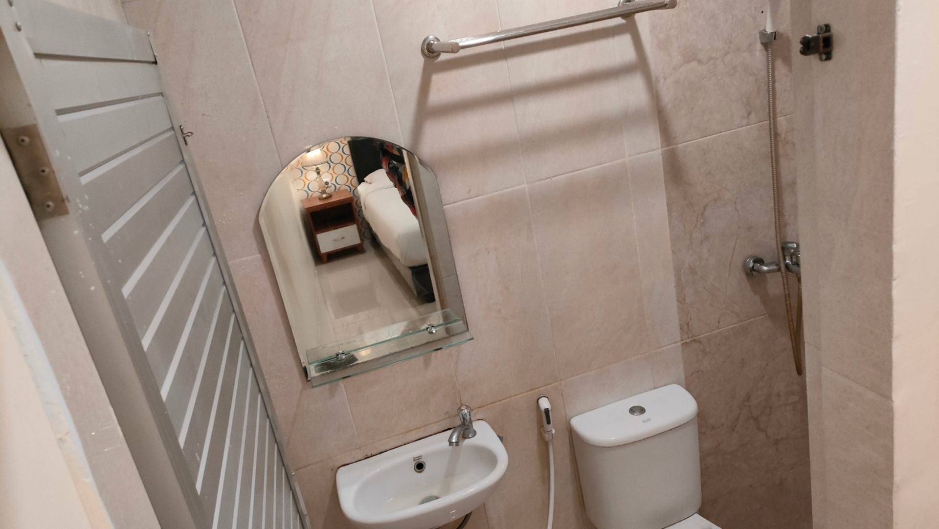 Bathroom 13