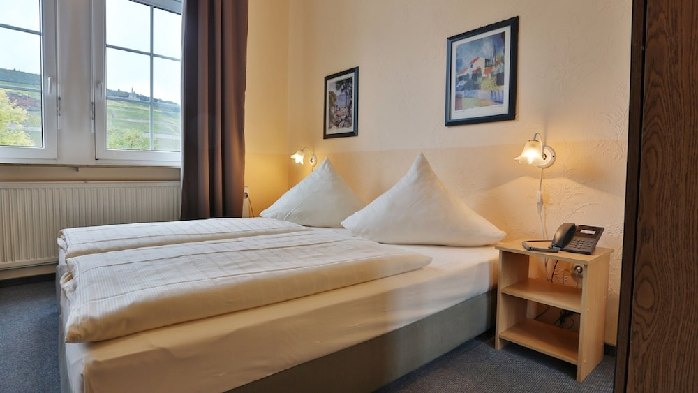 Bedroom 1, Hotel Krone, Mainz-Bingen