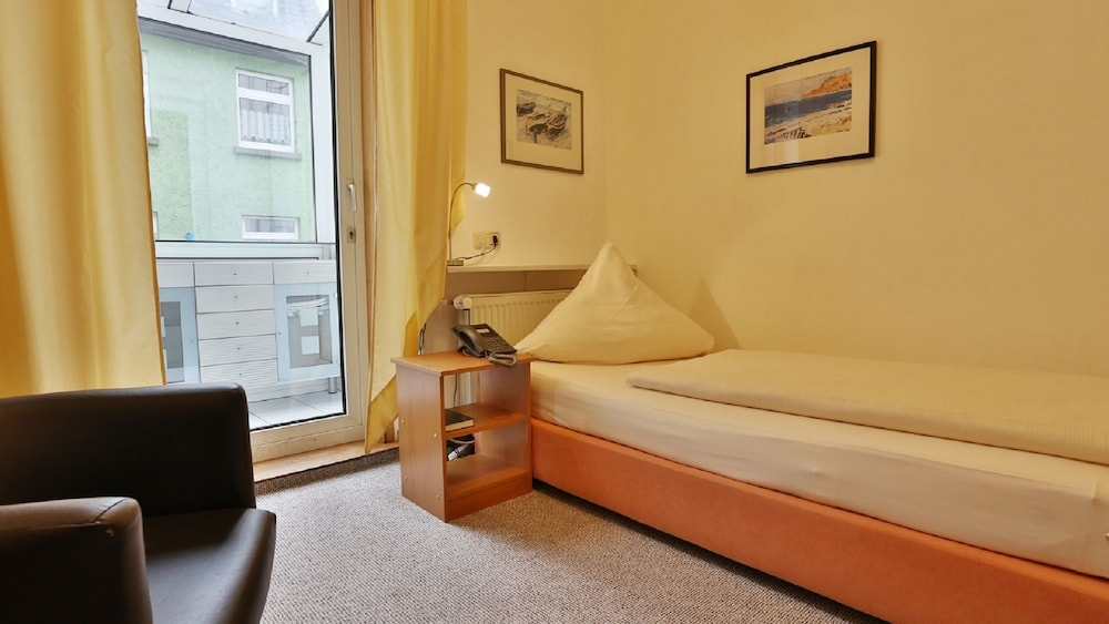 Bedroom 2, Hotel Krone, Mainz-Bingen