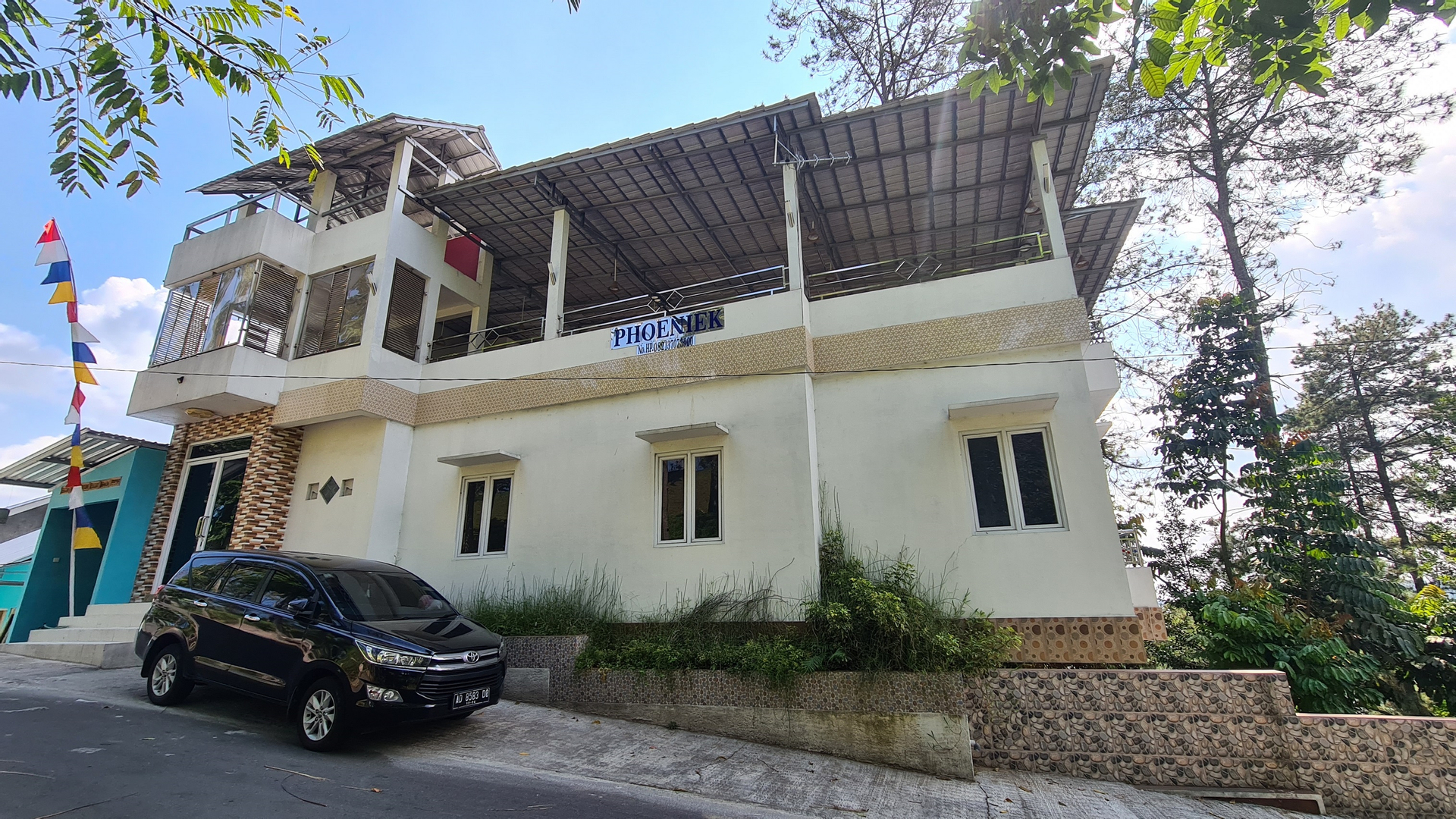Villa Phoeniek Tawangmangu, Karanganyar