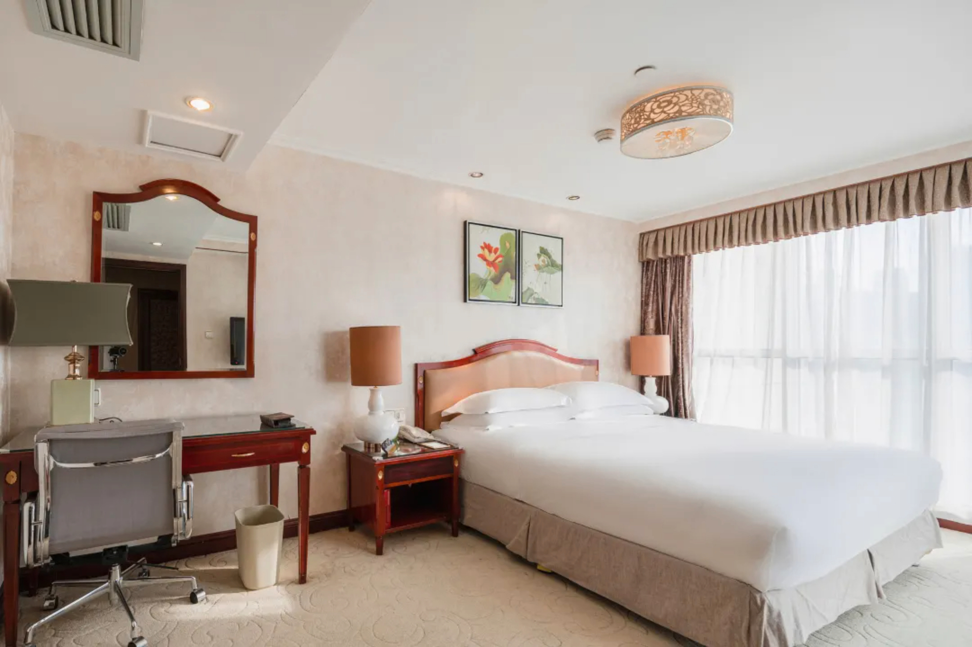 Bedroom 3, Ramada Plaza by Wyndham Tian Lu Hotel Wuhan, Wuhan