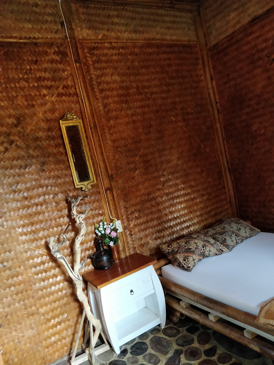 Bedroom 3, Dear Traveller Guest House and Glamping, Lumajang