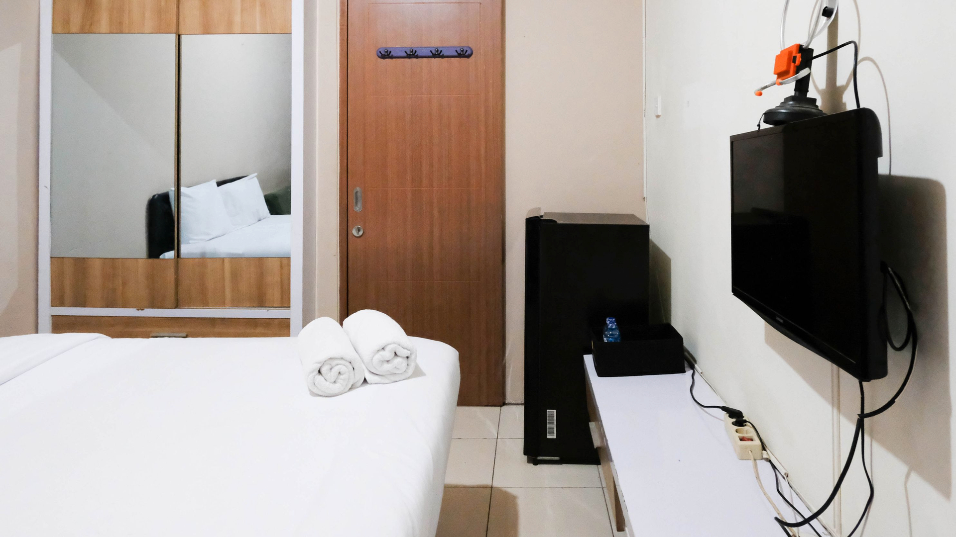Bedroom 3, Cozy Living and Clean Studio at Pavilion Permata Apartment By Travelio, Surabaya