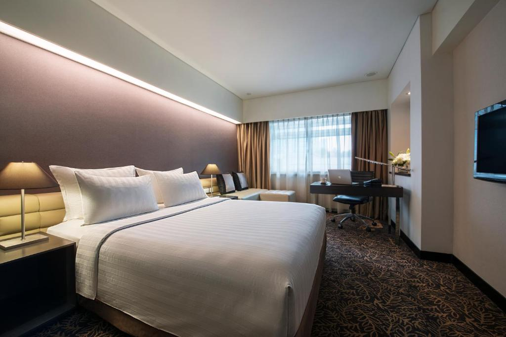Premium Superior Room, 1 Queen Size Bed, City V Iew