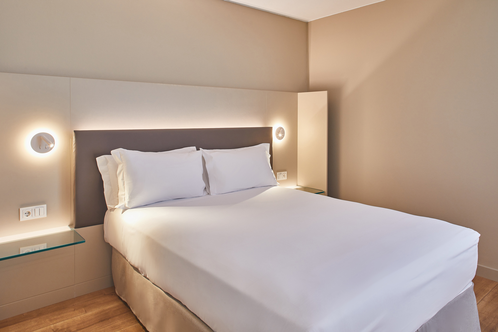 Room 8