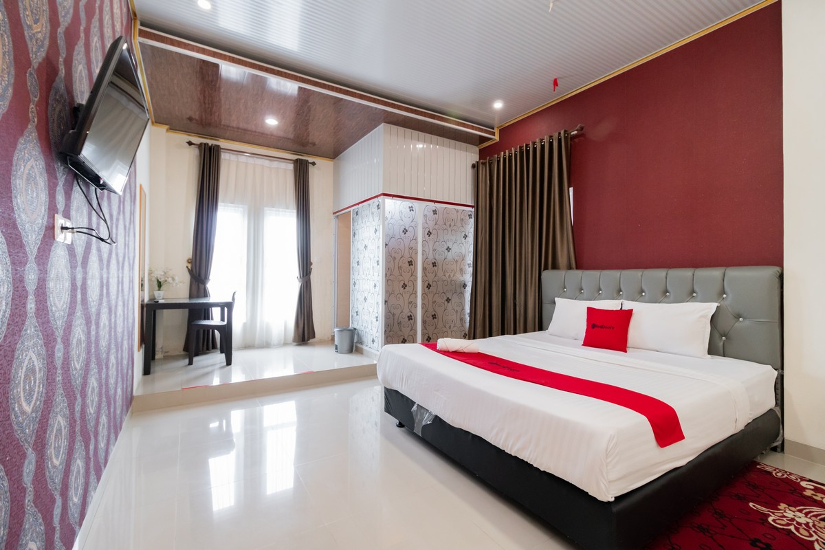 Bedroom 1, RedDoorz Syariah near Minangkabau International Airport, Padang Pariaman