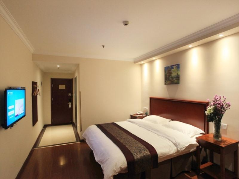 Feature King Room