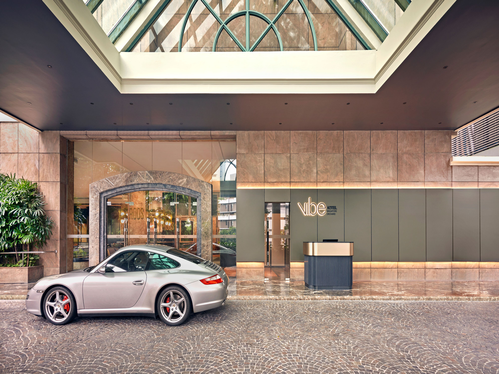 Exterior & Views