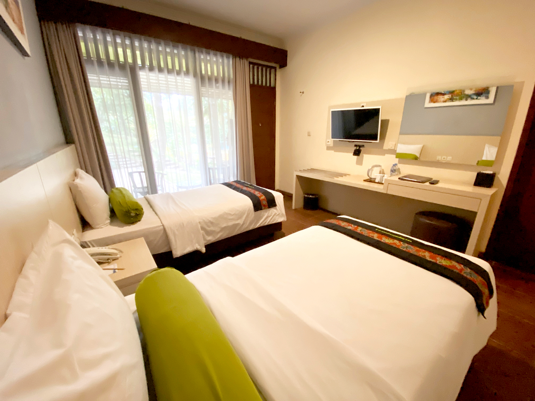 Kamar Deluks Single - Pemandangan Taman
