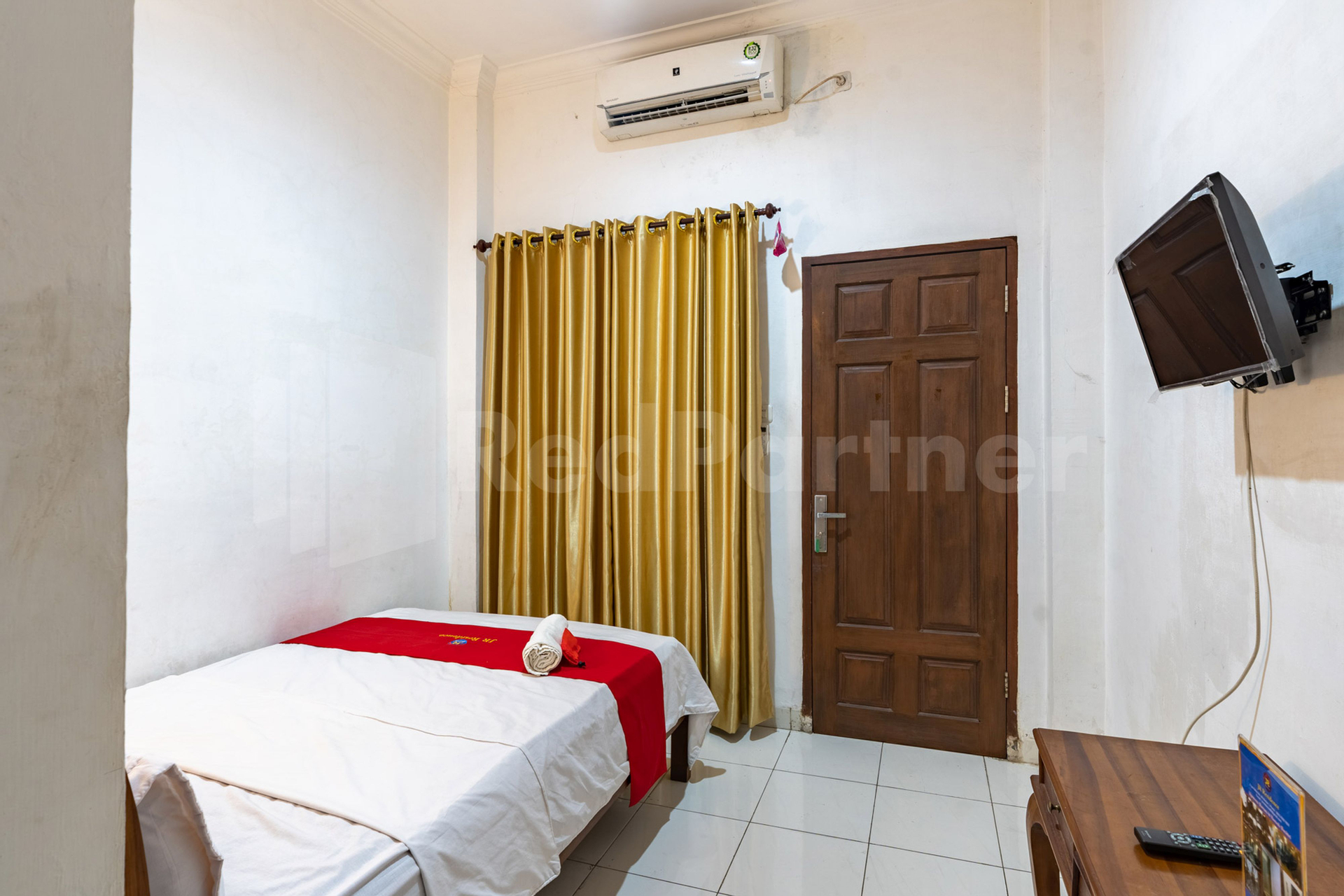 Bedroom 2, JR Residence Syariah near Jalan Setiabudi Medan RedPartner, Medan
