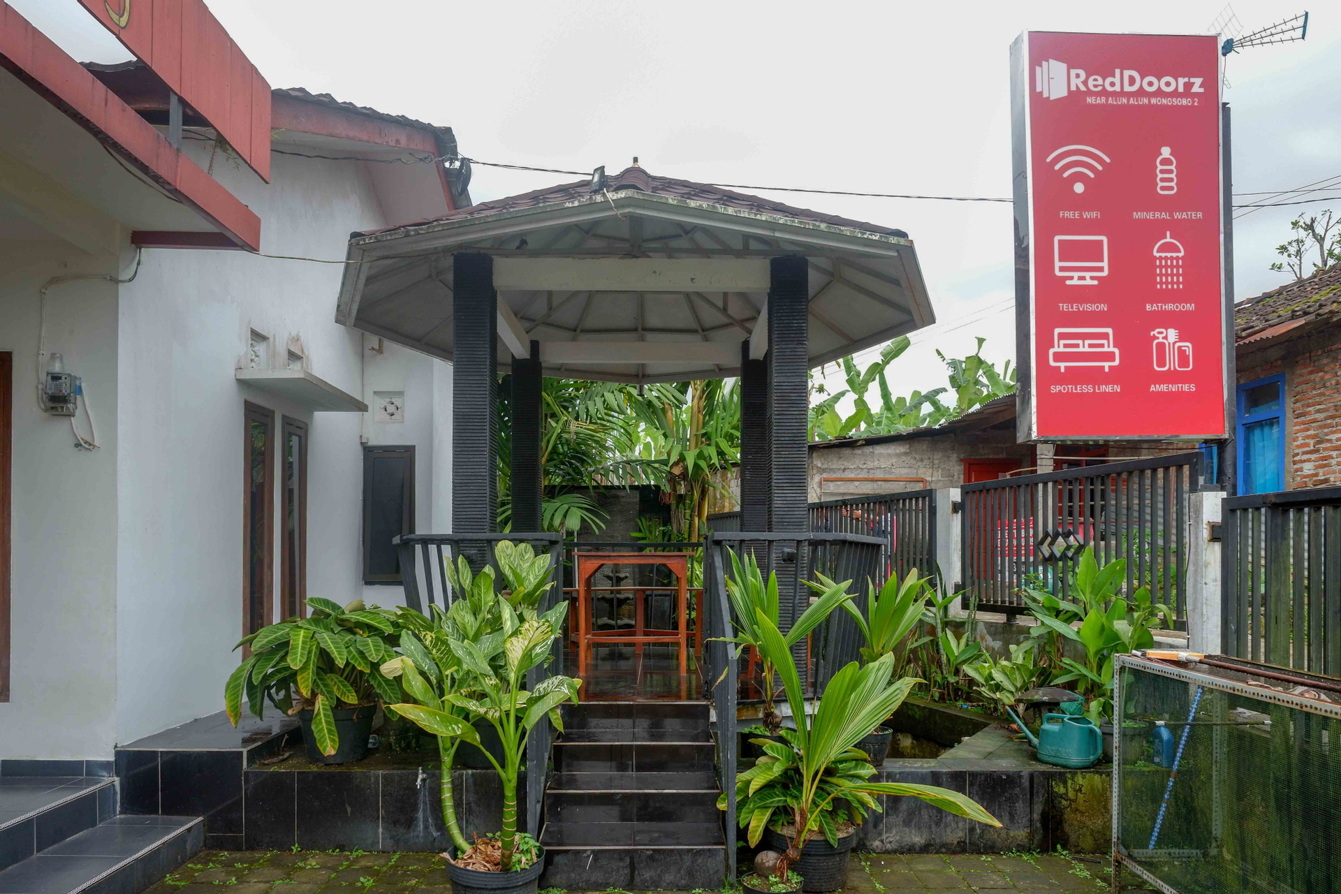 Exterior & Views 2, RedDoorz near Alun Alun Wonosobo 2, Wonosobo