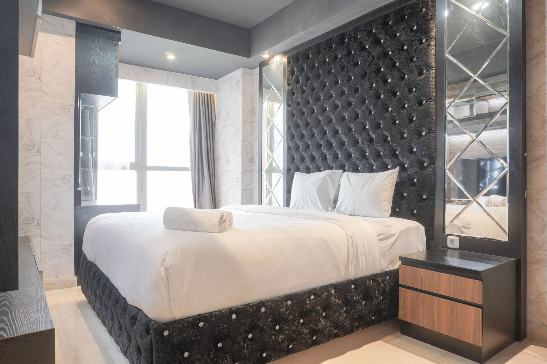 Elegant and Comfort Stay 1BR at Gold Coast Apartment By Travelio, North Jakarta