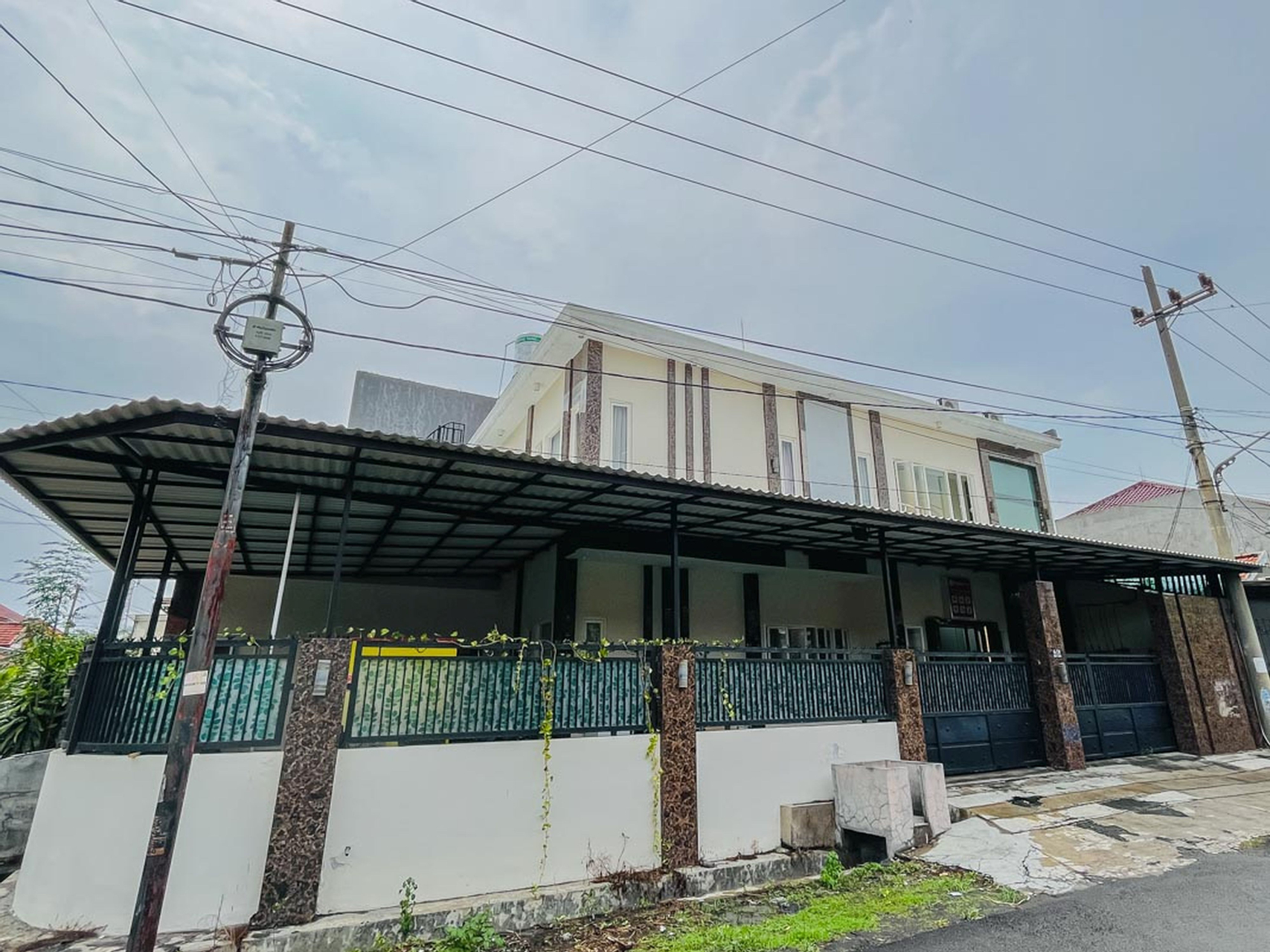 Exterior & Views 3, RedDoorz @ Ngagel Jaya Surabaya, Surabaya