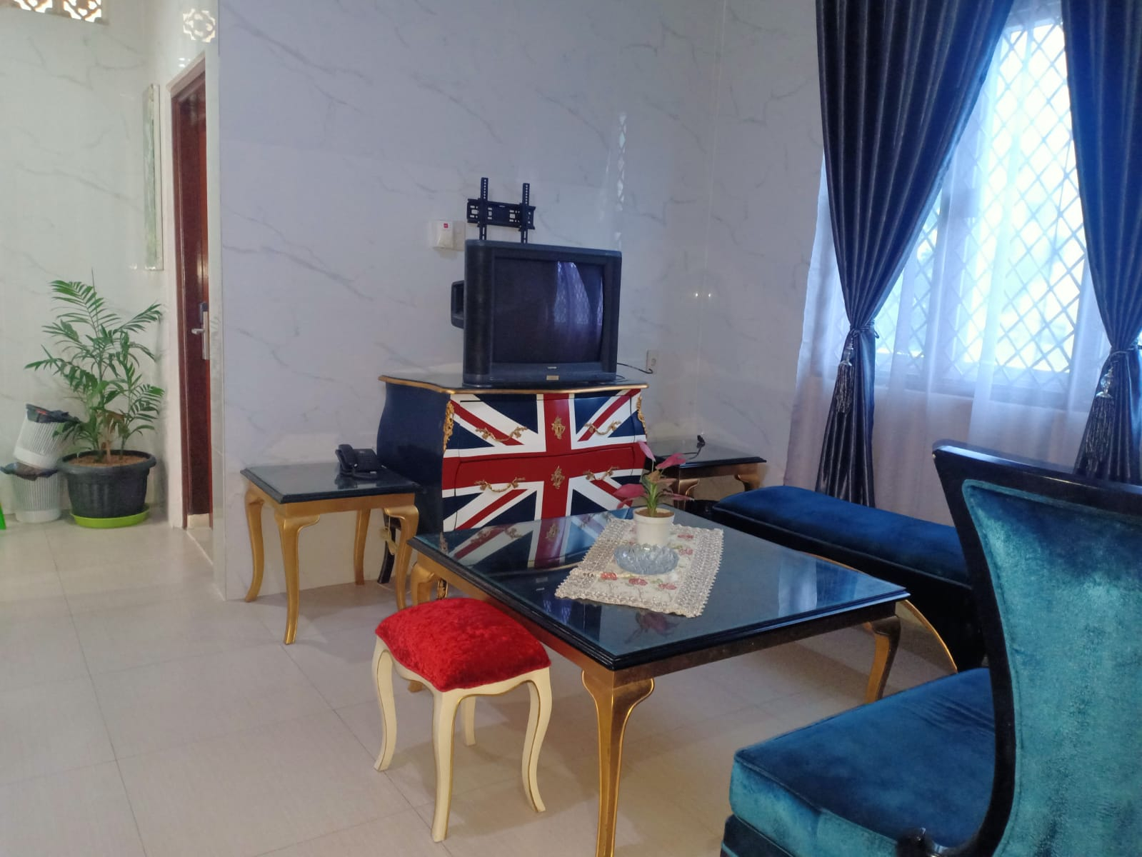Living Area 17