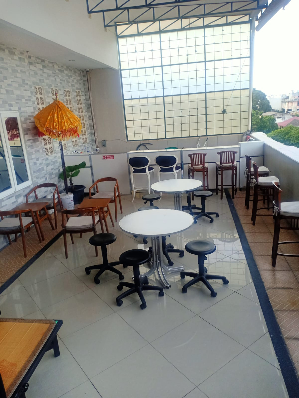 Living Area 16