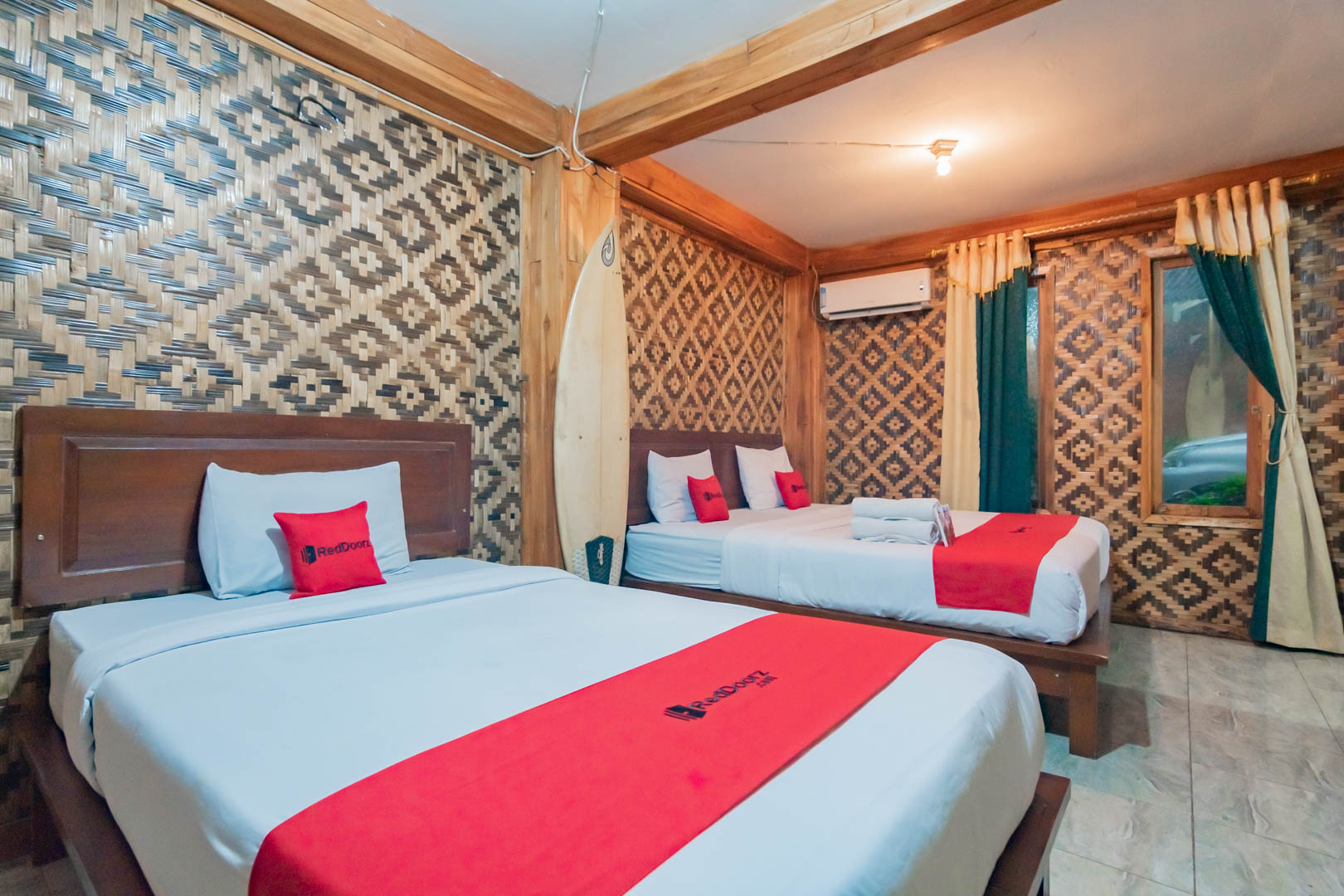 RedDoorz @ Bettah Coba Homestay Pelabuhan Ratu, Sukabumi