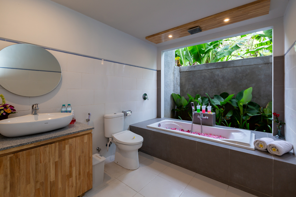 Bathroom 19