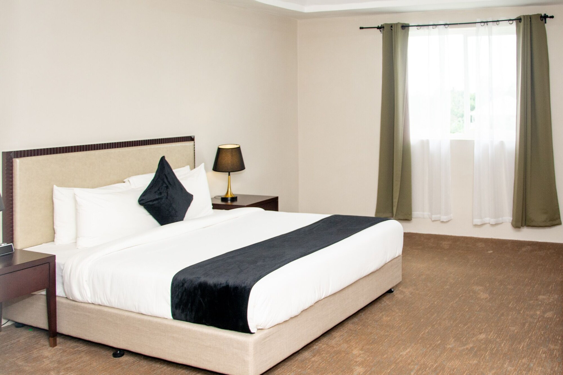 Bedroom 3, Royal Ambassador Hotel, Mambah-Kaba