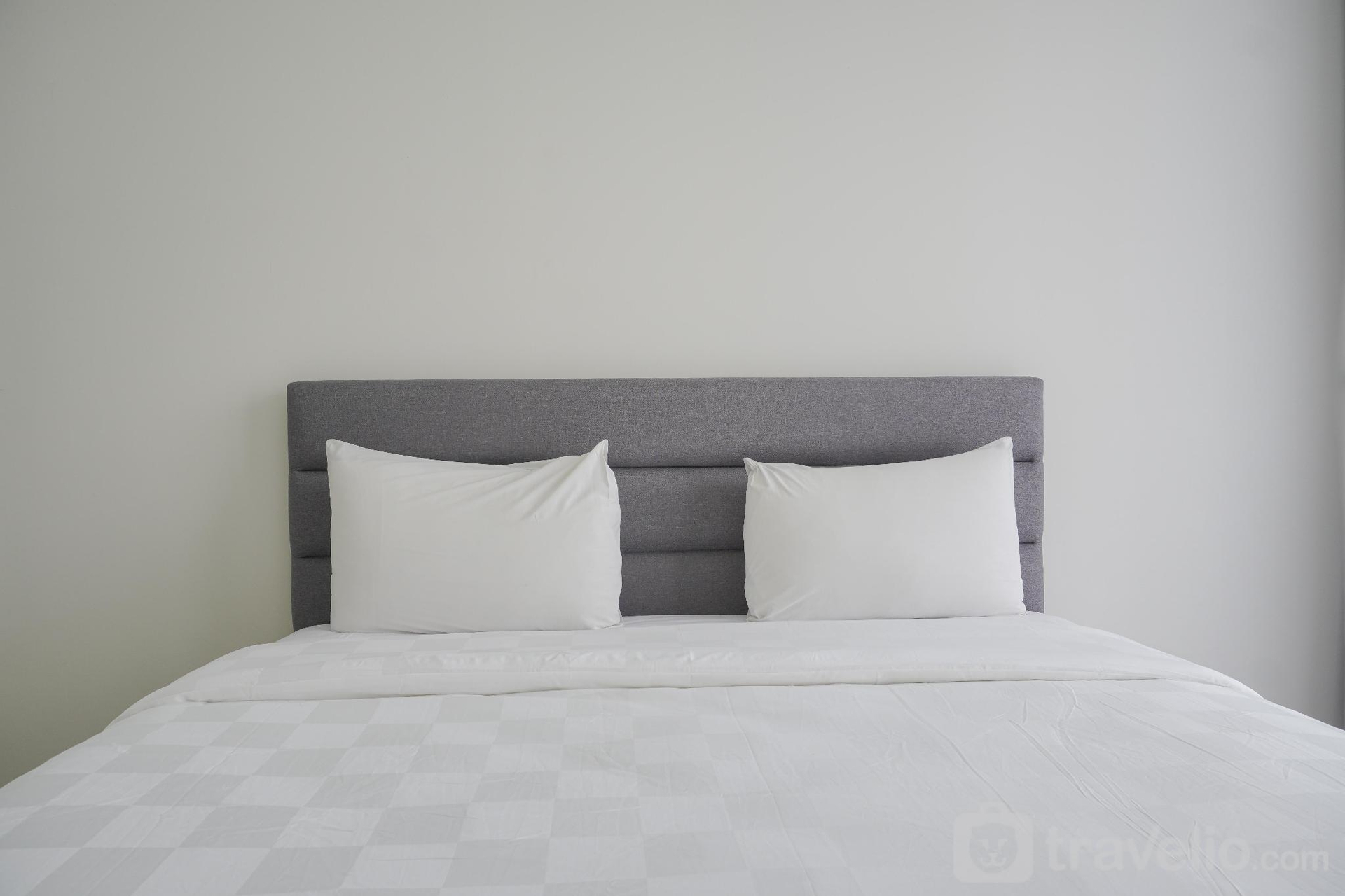 Bedroom 3, Fancy and Nice 1BR at Gold Coast Apartment By Travelio, North Jakarta