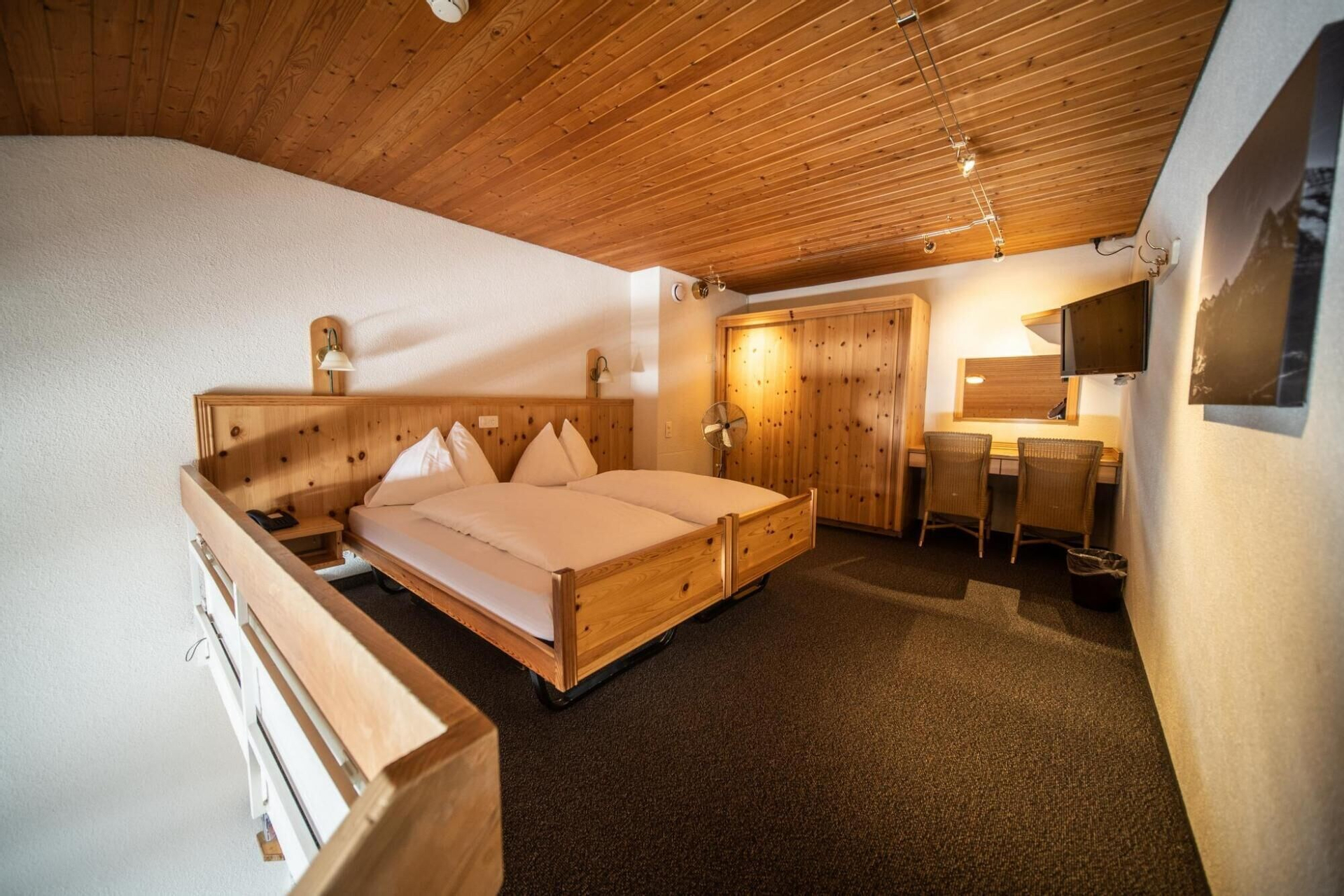 Bedroom 2, Sunstar Hotel Wengen, Interlaken