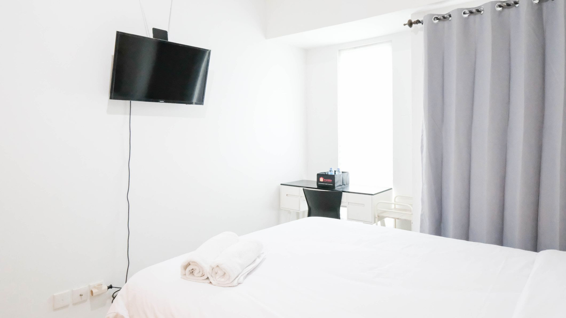 Bedroom 4, Clean Studio with Connected to Mall at Orchard Supermall Mansion Apartment By Travelio, Surabaya
